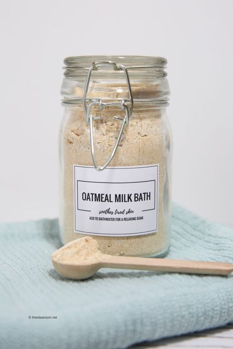 16 Dreamy Bath and Beauty Product DIYs That Are Perfect For Beginners Oatmeal Milk Bath, Milk Bath Recipe, Diy Lush, Diy Oatmeal, Bath Milk, Spa Food, Oatmeal Bath, Oatmeal Milk, Bath Recipes