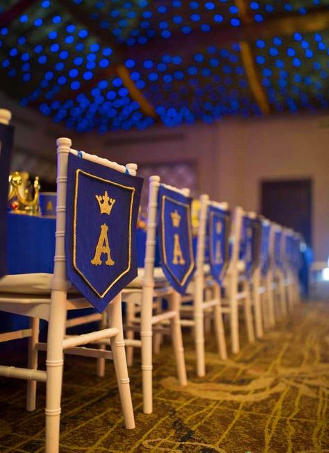 Royal Decorations Party, Royal Birthday Party Boy, Royal Birthday Party Ideas, Royal Party Theme, Royal Themed Party, Medieval Party Decorations, Royal Themed Birthday Party, Royal Theme Party, Royal Prince Birthday Party