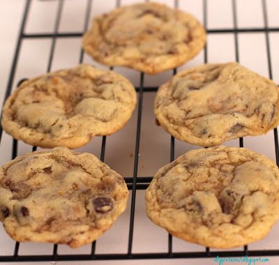 Brickle Recipe, Heath Cookies, Heath Bar Cookies, Sweet Tooth Craving, Cookie Recipes Homemade, Chewy Sugar Cookies, Chocolate Chip Cookie Bars, Toffee Bits, Drop Cookies