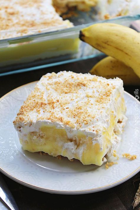 Pudding Layer Dessert, Inexpensive Desserts, Layer Dessert, Homemade Banana Pudding Recipe, Vanilla Wafer Crust, Banana Pudding Desserts, No Bake Banana Pudding, Homemade Banana Pudding, Snickerdoodle Recipe