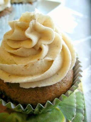 Ginger Lemon Girl: Pumpkin Chai Latte Cupcakes with Nutmeg Cardamom Icing (Gluten-Free, Soy-Free, Vegan). ☀CQ #GF #glutenfree Chai Latte Cupcakes, Pumpkin Chai Latte, Gluten Free Sugar Free Recipes, Cardamom Cake, Gluten Free Food, Baking Cookbooks, Paleo Recipes Breakfast, Plant Based Desserts, Tiny Cakes