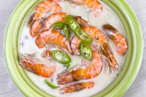 Shrimp in Coconut Milk Shrimp In Coconut Milk, Shrimp Coconut Milk, Coconut Milk Benefits, Recipe Shrimp, Coconut Benefits, Coconut Milk Recipes, Coconut Sauce, Coconut Chips, Party Dishes