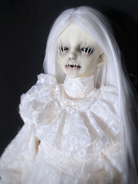 Human Puppet, Ghost Doll, Goth Doll, Creepy Doll, Angel Costume, Weird Images, Gothic Dolls, Realistic Dolls, Halloween Doll