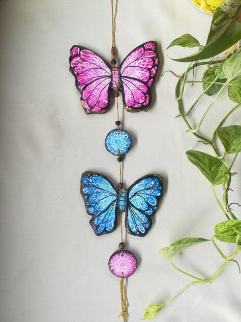 This is the best out of waste idea. Butterfly wall hanging craft idea with wall putty and waste cardboard. Butterfly Wall Hanging, Butterfly Hanging, Hanging Craft, Diy Butterfly, Butterfly Wall, Belly Button Rings, Projects To Try, Wall Hanging, Drop Earrings