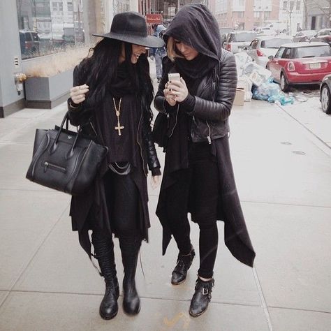 Photo Dump: Witchy Boho No Hobo - Album on Imgur Goth Ninja, Strega Fashion, Gothic Mode, Witch Fashion, Witchy Fashion, Estilo Punk, Instagram Outfits, Pinterest Fashion