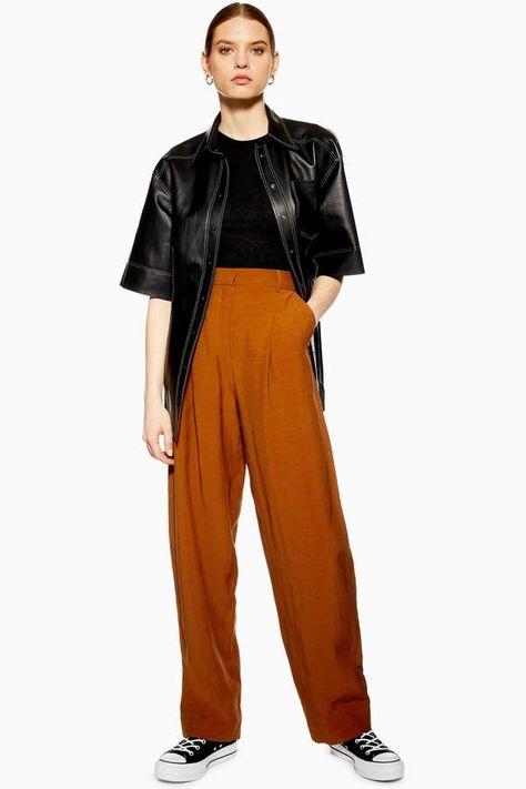 Topshop Rust Essential Peg Trousers Rust Trousers Outfit, Rust Pants Outfit, Black Shoes Outfit, Student Outfit, Brown Pants Outfit, Fits Fall, Peg Trousers, Work Fits, Western Denim Shirt