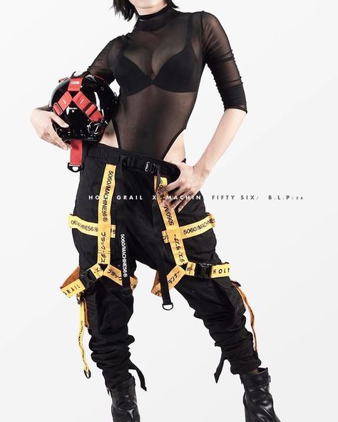 Techwear Girl Outfit, Techwear Girl, Techwear Pants, Tactical Wear, Cyberpunk Clothes, Cyberpunk Fashion, Design Textile, Futuristic Fashion, Ribbed Tank Top