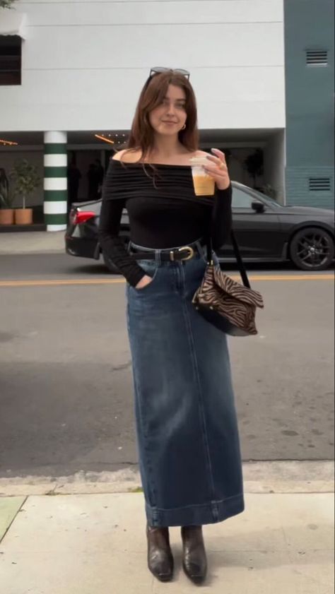 Long Jeans Skirt Outfit Aesthetic, Denim Long Skirt Outfit Winter, Lindseyrem Outfit, Jean Skirt Outfits Summer Aesthetic, Outfit With Long Jean Skirt, Outfit With Long Denim Skirt, Long Jean Skirt Outfits Aesthetic, Long Black Jean Skirt Outfit, Jeans Skirt Outfit Aesthetic