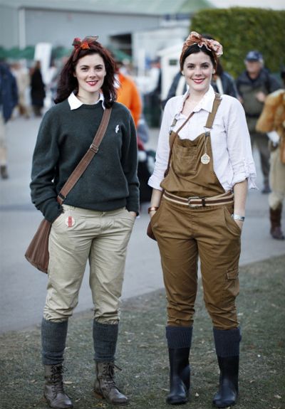 Two attendees of The Goodwood Revival in Sussex channel the Land Girl style Goodwood Revival Fashion, Gentlewoman Style, Army Girls, 1940s Looks, Land Girls, Sussex England, Cozy Outfits, Goodwood Revival, Agent Carter