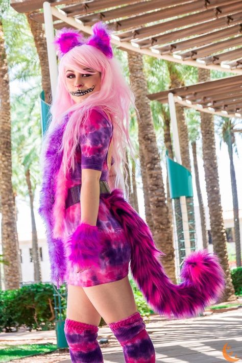 Alice In Wonderland Rave Outfit, Cheshire Cat Cosplay, Cheshire Cat Halloween, Alice Halloween, Alice In Wonderland Outfit, Cheshire Cat Costume, Halloween Ball, Cat Cosplay, Alice In Wonderland Costume