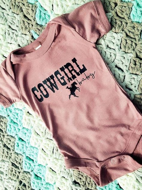 Country Baby Outfits, Western Onesies, Country Baby Clothes, Cowgirl Onesie, Country Baby Rooms, Baby Cowgirl, Western Baby Clothes, Clothes Country, Baby Clothes Country