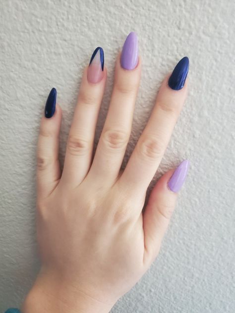 Lavender navy nails fingernails Navy And Lavender Nails, Purple And Navy Blue Nails, Purple And Navy Nails, Navy Purple Nails, Navy And Purple Nails, Lilac And Blue Nails, Engagement Nail Art, Engagement Nail, Navy Nail Art