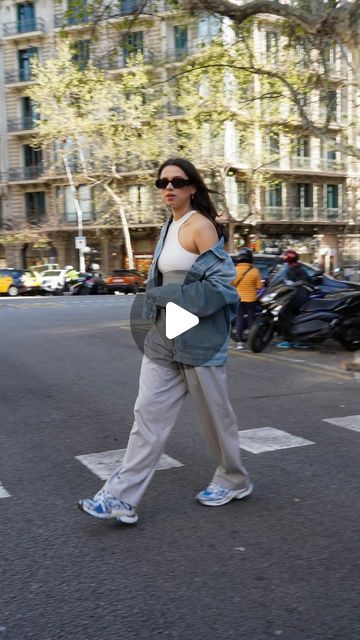 Bo Brown on Instagram: "THE ‘TOO BIG PANTS’ HACK OF THE YEAR 🤯 Girls, this will make every pants fit perfectly again! Believe me! 💗 Save for later & follow for daily #outfitinspiration & #stylingtips 💗 #fashionreels #pants #stylinghacks" Big Pants, Workout Pants, Sewing Hacks, Outfit Inspirations, Fashion Tips, Pants