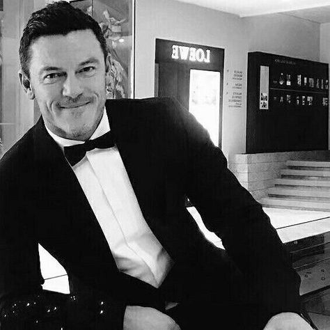 Luke Evans, Luke Bryan, Sharp Dressed Man, Cillian Murphy, Dragon Slayer, Man Alive, Brad Pitt, Best Actor, Favorite Celebrities