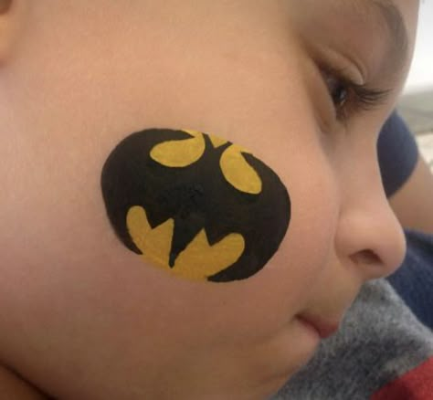 Face Paint Ideas For Beginners, East Face Paint Ideas, Face Painting For Boys Easy, Easy Face Painting Ideas For Kids Boys, Easy Boy Face Paint, Kid Face Painting Ideas, Face Painting Ideas For Kids Boys, Face Paint Superhero, Kids Face Painting Ideas Easy