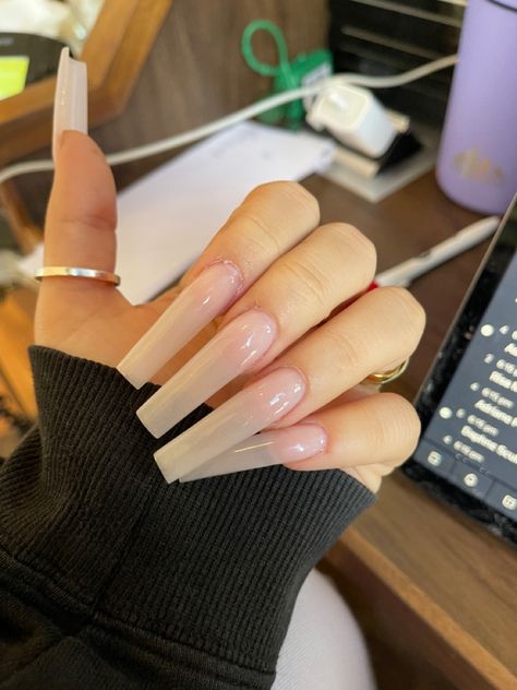 Glossy Clear Nails, Long Clear Acrylic Nails, Clear White Acrylic Nails, White Clear Nails, Long Clear Nails, Clear White Nails, Clear Nails Acrylic, Nut White Nails, Pretty Features