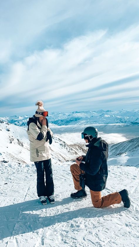 Snow Proposal Ideas, Snowboarding Proposal, Queenstown New Zealand Winter, Snow Proposal, Ski Proposal, Winter Proposal Ideas, Snowboard Couple, New Zealand Snow, Snow Engagement