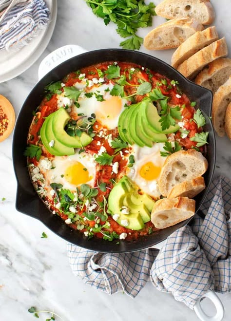 Best Shakshuka Easy Shakshuka Recipe, Easy Shakshuka, Harissa Recipe, Shakshuka Recipe, Shakshuka Recipes, Pantry Recipes, Best Brunch Recipes, Easy To Make Dinners, Dried Lentils