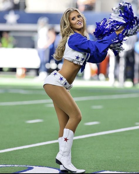 Rachel Wyatt, Dallas Cheerleaders, Dallas Cowboys Pictures, Cheerleading Photos, Modern Feminism, Cowboys Cheerleaders, Cute Cheerleaders, Cowboy Girl, Ariana Grande Cute