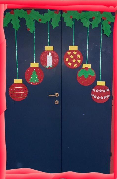 Italy Door Decorating Classroom, Christmas Door Decor Ideas For School, Christmas Classroom Door Decorations, Italy Crafts, Winter Door Decorations Classroom, Classroom Christmas Decorations, Italy For Kids, Christmas Door Decorating Contest, Christmas Classroom Door