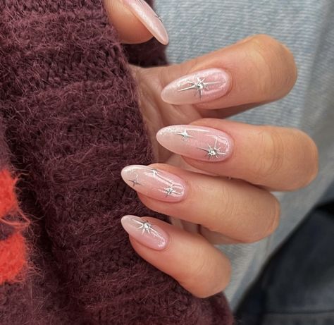 #newyear #newyearseve #nye #nails #nailart #nailideas #nailinspiration #nailinspo #newyearnails #silver #sparkle #glitter #chrome #chromenails Silver Sparkle Nails, Nail Sculpture, New Year's Eve Nails, New Year Nails, Nye Nails, Festive Manicure, New Years Eve Nails, Pearl Nails, Cute Gel Nails