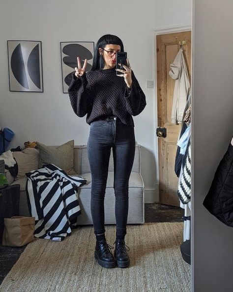 Roxanne on Instagram: "Doing my part to keeping skinny jeans alive!! ✌️ Top- H&M Jeans - Old H&M" Doc Martens And Jeans Black Skinnies, Wardrobe Inspiration, M Jeans, Womens Casual, Edgy Look, H&m Jeans, Doc Martens, Womens Casual Outfits, Black Skinnies