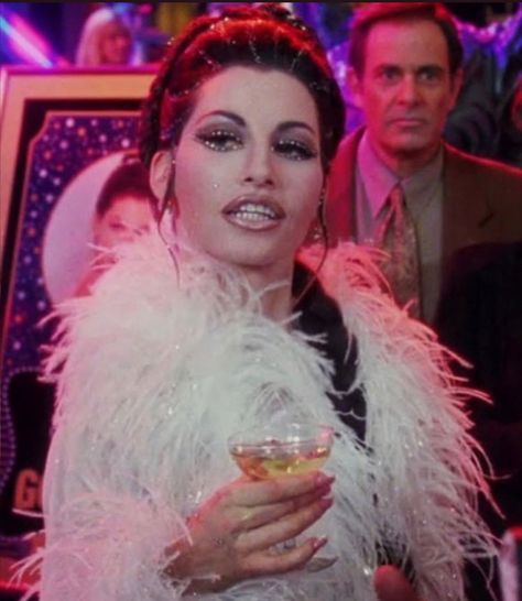 Cristal Connors, Showgirls 1995, Matte Make Up, Showgirl Costume, Gina Gershon, Top Celebrities, Editorial Makeup, Cultura Pop, The Villain