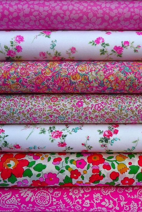 Sewing Project Ideas, Liberty Of London Fabric, Fabric Inspiration, Creation Couture, Pretty Fabric, Fabulous Fabrics, Fabric Bundle, Japanese Fabric, Liberty Fabric