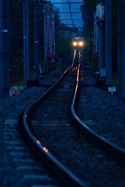 Midnight train, take me away! Underground Aesthetic, Train Light, Australia Country, Road Train, Night Train, Old Trains, Alpine Skiing, Ski Resorts, Summer Vacations