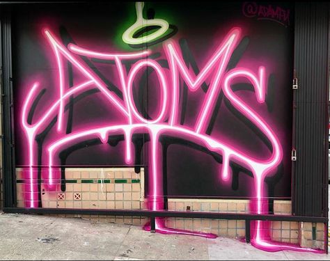 Graffiti Artist adamfu makes his art look like Neon lights Neon Spray Paint, Portfolio Website Inspiration, Diy Tapestry, Amsterdam Art, Graff Art, Wall Art Diy Paint, Street Art Banksy, Graffiti Lettering Fonts, Graffiti Doodles