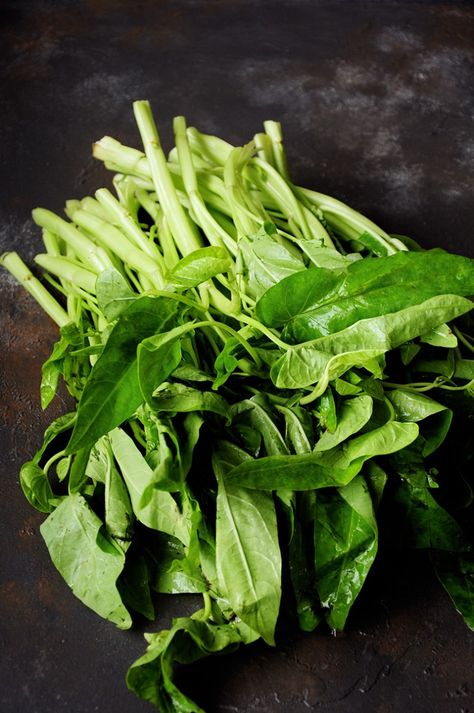 Water Spinach Water Spinach Recipe, Lunch Background, African Vegetables, Hot Thai Kitchen, Popular Thai Dishes, Gluten Free Chinese, Thai Stir Fry, Water Spinach, Thai Kitchen