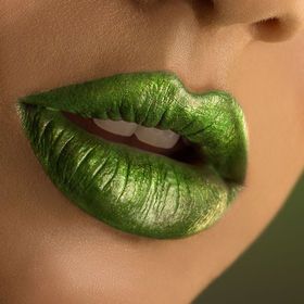 Pretty Lips, Green Lipstick, Green Lips, Dark Red Lips, Hot Lips, Lip Art, Beautiful Lips, Eyes Lips, Lipstick Lip