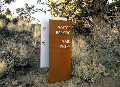 160 Corten wall ideas | corten, fence design, wayfinding signage Outdoor Directional Signage, Landscape Signage, Monument Signage, Rustic Signage, Entrance Signage, Park Signage, Wayfinding Signage Design, Monument Signs, Wayfinding Signs