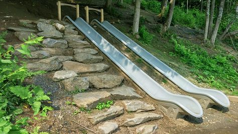 Diy Hill Slide Natural Playgrounds, Hillside Slide, Hill Slide, Natural Outdoor Playground, Backyard Slide, Nature Playground, Natural Playground Ideas, Natural Play Spaces, Lake Landscaping