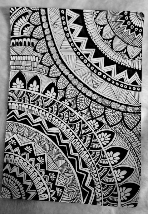 Relaxing Patterns To Draw, Vignette Drawing Easy, Full Page Sketches, Drawing Therapy, Pen Art Doodle, Line Art Lesson, Square Mandala, Mandala Arts, Mandala Sketch