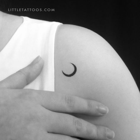 Set of three minimalist crescent moon temporary tattoos. Beautiful, mysterious, and imbued with deep meaning, crescent moon tattoos are growing in popularity. A crescent is visible at the point in the lunar phase where only a small part of the moon is illuminated by the sun. For this reason, many people choose crescent moon tattoos to represent their darker or more mysterious side. Crescent moons are a strong reminder that the moon continually moves through distinct phases throughout the month, Crescent Moon Tattoos, Tattoos Beautiful, Crescent Moon Tattoo, Moon Tattoos, Lunar Phase, Tattoo Set, Deep Meaning, Fake Tattoos, Moon Tattoo