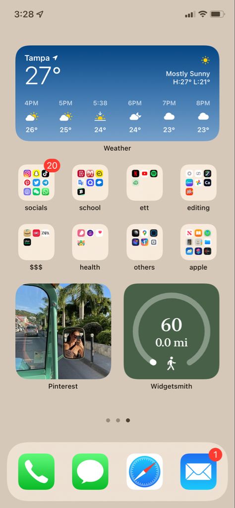 Ios Simple Ideas, Simple Aesthetic Iphone Layout, Easy Iphone Layout, Iphone Widgets Ideas Simple, Iphone Simple Homescreen, Iphone Simple Layout, Simple Iphone Organization, Homescreen Organization Iphone Simple, Homescreen Inspo Simple