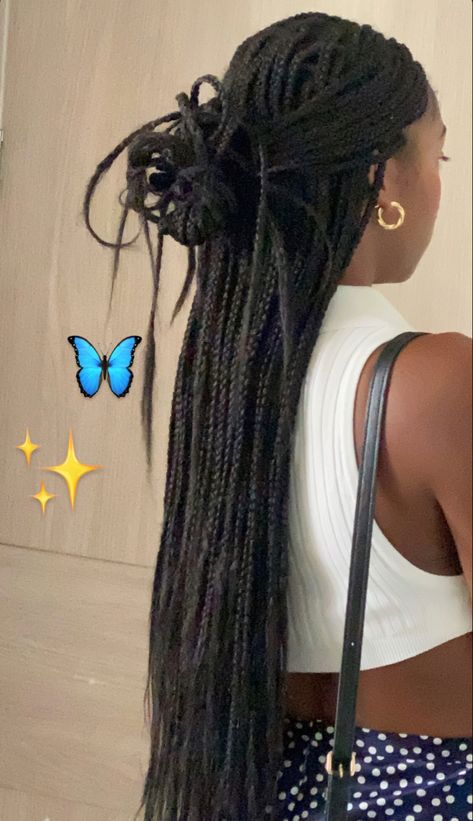 Cute box braids hairstyle #aesthetic #cute #blackgirlmagic #braids #braidshairstyle #idea #inspo Easy Braid Hairstyle, Box Braids Hairstyle, Braids Aesthetic, Hairstyle Aesthetic, Box Braid Hair, Cute Box Braids, Braid Hairstyle, Hairstyle Inspo, Cute Box Braids Hairstyles