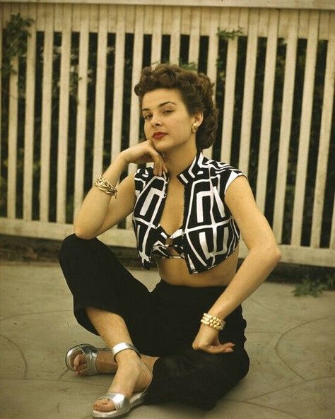 Definition Of Beauty, Jean Peters, Vintage Everyday, Magazine Editorial, 1950s Fashion, The Beauty, Screen, Clothes For Women, Beauty