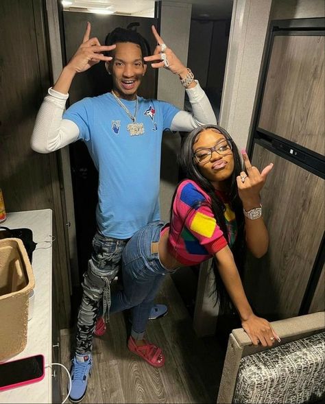 Stunna 4 Vegas, Black Couple Outfits, Goofy Couples, Celebrity Memes, Ebony Love, Funny Black People, Me And Bae, Couple Things, Black Love Couples