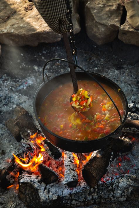 Outdoor Cooking Aesthetic, Cooking Over Open Fire, Brutes Of Bristlebrook, Campfire Dutch Oven Recipes, Wilderness Cooking, Cabin Food, Bean And Vegetable Soup, Medieval Recipes, Beer Bread Recipe