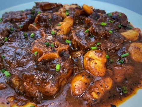 Authentic Jamaican Oxtail Recipe - Jerk Tavern Oxtails And Gravy Recipe, Oxtail Recipes Easy, Jamaican Stew, Jamaican Stew Peas, Oxtail Stew Recipe, Oxtail Recipe, Jamaican Oxtail, Jerk Salmon, Stew Peas