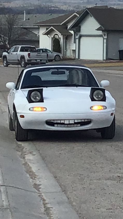 Miata 1990 Mazda, Mazda Miata Aesthetic, Miata 1990, Miata Car, Gta Cars, Best Jdm Cars, Girly Car, Car Memes, Mazda Mx5 Miata