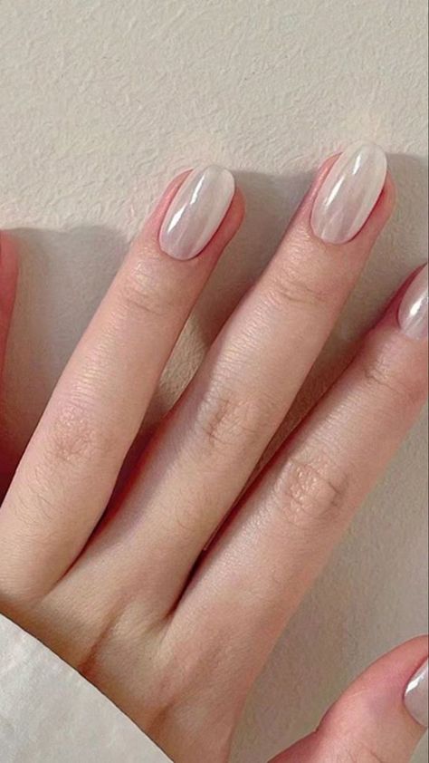 Pearl Wedding Nails, Nail Art Blanc, Nail Almond, Pearl Nail Art, Wine Nails, Art Deco Nails, Short Press On Nails, Hello Nails, Casual Nails