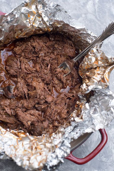 Shredded Mexican Beef ~ https://www.fromvalerieskitchen.com Barbacoa Oven, Shredded Mexican Beef, Mexican Shredded Beef, Mexican Beef, Beef Chuck Roast, Shredded Beef, Easy Mexican, Beef Chuck, Beef Dishes