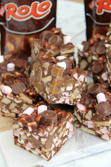 Best Rocky Road Recipe, Easy Rocky Road Recipe, Rocky Road Bars, Chocolate Traybake, Rocky Road Fudge, Rocky Road Recipe, Janes Patisserie, Tray Bake Recipes, Cake Baking Recipes