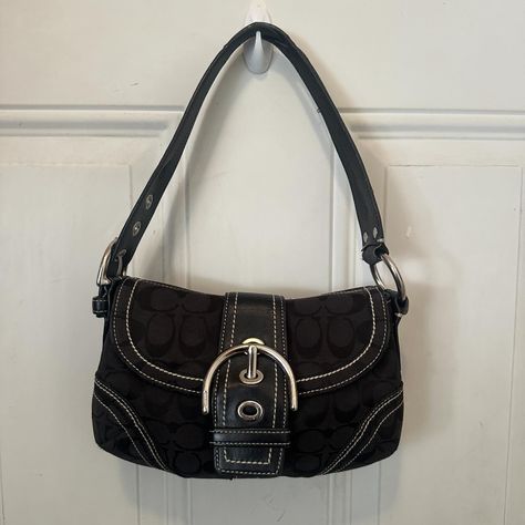 Vintage black coach small buckle soho bag Price: $135 Measurements: 10x6 in Dm for buying details Pick up available if in the LA area 📍 Coach Bag Black, Purse Collection, Fits Ideas, Buckle Bag, Buckle Bags, Aesthetic Things, Pretty Bags, Coach Bag, Blue Wedding