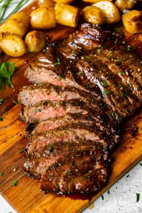 There's nothing quite like a perfect grilled steak and flank steak with our balsamic marinade is hands down my go-to recipe for a grilled steak dinner. #steak #steakrecipe #flanksteak #grilling #howto #dinneridea #familydinner Bbq Flank Steak, Grilled Steak Dinner, Balsamic Flank Steak, Flank Steak Marinade, Marinade Flank Steak, Steak Bbq, Balsamic Marinade, Dinner Steak, Marinated Flank Steak