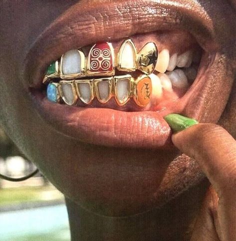 Elle Bambii-Ivy Estelle Grillz Teeth, Gold Grill, Diamond Teeth, Streetwear Jewelry, Dope Jewelry Accessories, Gold Grillz, Grills Teeth, Tooth Gem, Teeth Jewelry