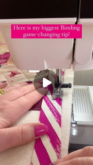 Jemima Flendt on Instagram: "Comment SMALL THINGS and I will send you the link straight to your DMS for my FREE Checklist of “10 small things that you can do, to make a BIG difference in your Quilting”.   Here is one of my biggest Binding game-changing tips - How to Sew your Binding Continously around the Corner.⁣ 🧵🤩💃⁣  Firstly make sure to save and share this reel. ⁣⁣ Sometimes the simplest hacks can help make a big difference. Here is how I sew my Binding continuously around the corner so that I am not taking it out of the machine.⁣⁣ ⁣⁣ 1. Sew the Binding down the side of your quilt and stop at 1/4in before the corner.⁣⁣ ⁣⁣ 2. Press your needle down, then Presser Foot up, turn your Quilt round 90 degrees then press your Presser foot down again.⁣⁣ ⁣⁣ 3. Reverse three stitches to the ed Bias Binding Corners, Hand Quilting Technique, Machine Binding A Quilt, Quilt Binding Tutorial, Quilt Corners, Fall Quilt Patterns, Big Block Quilts, Sewing Binding, Binding Tutorial